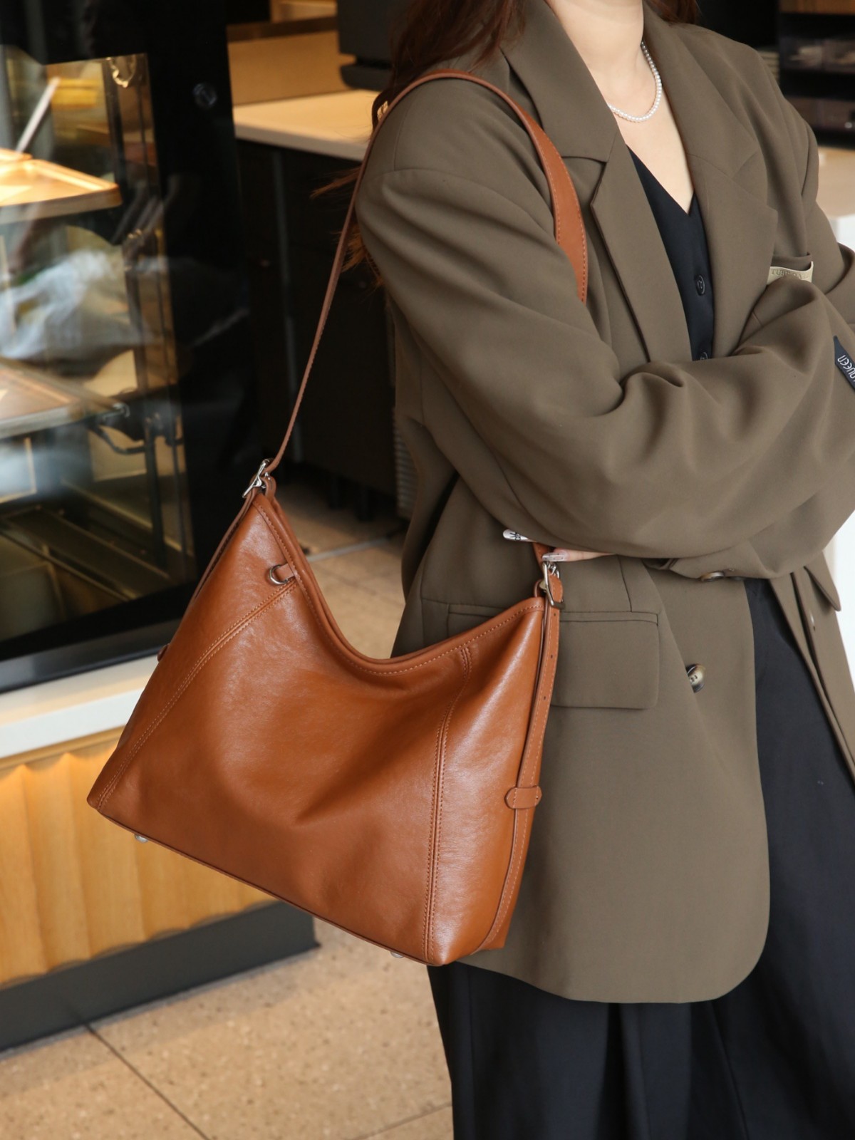 Women's Soft Brown Leather Hobo Shoulder Bag
