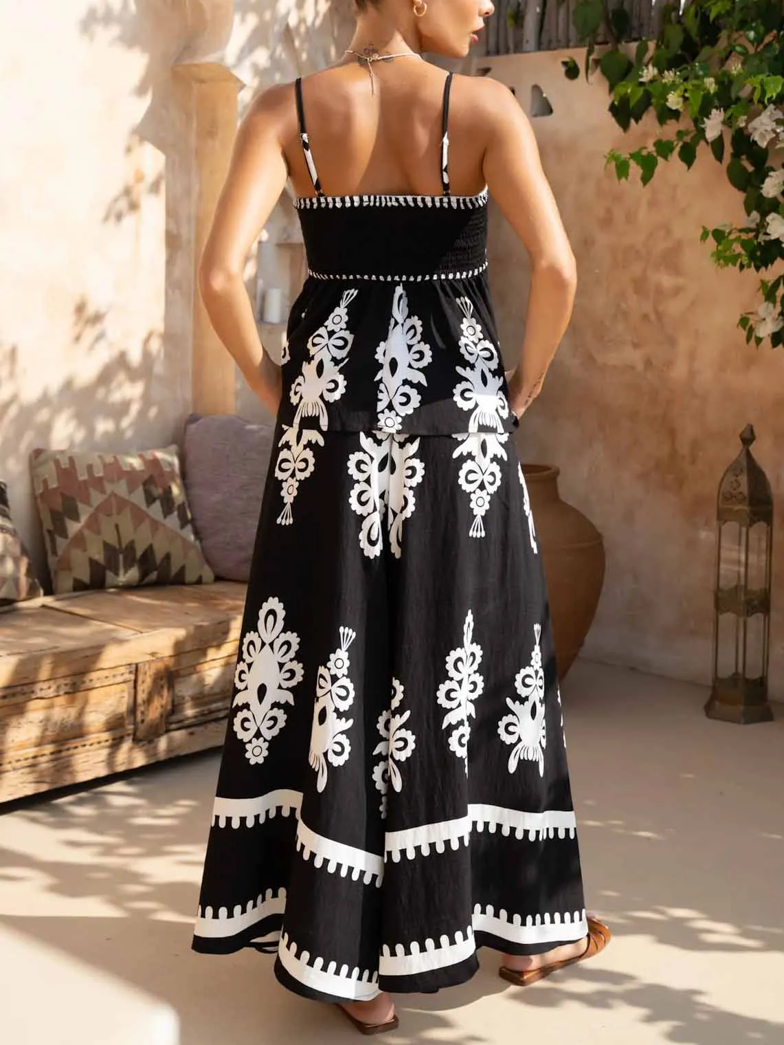 Exquisite Ethnic Floral Contrast Print Tank Top