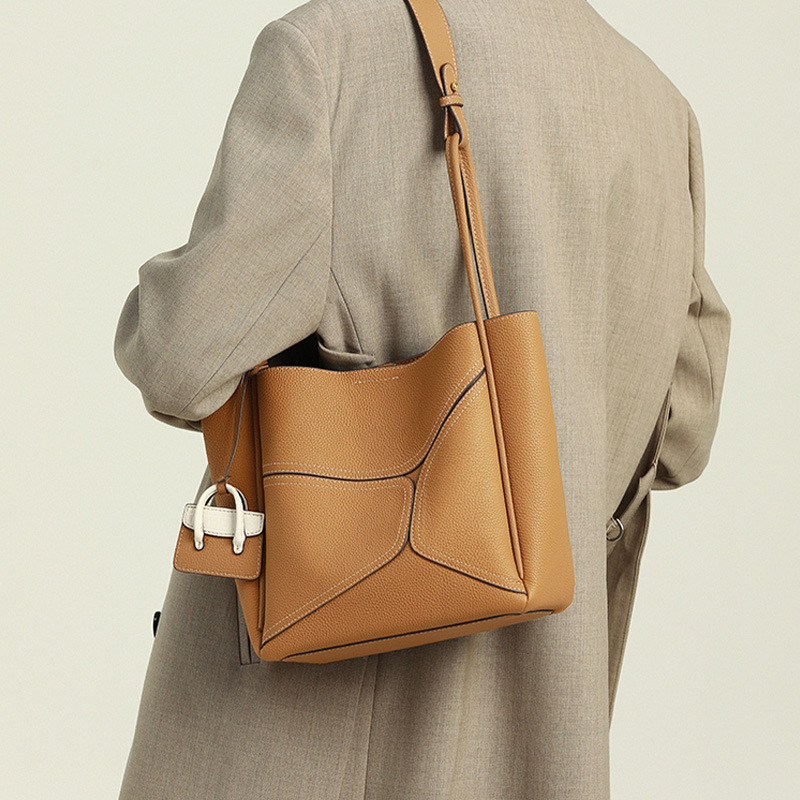 Niche Design Leather Shoulder Commuter Portable Handbags