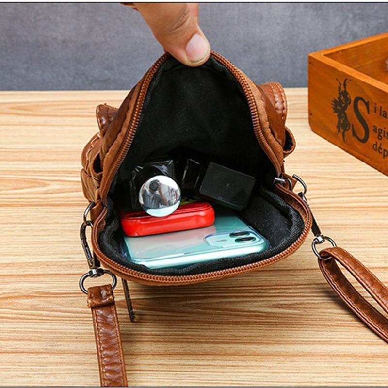 Women's Retro Leather Large Capacity Zip-up Waterproof Crossbody Bag